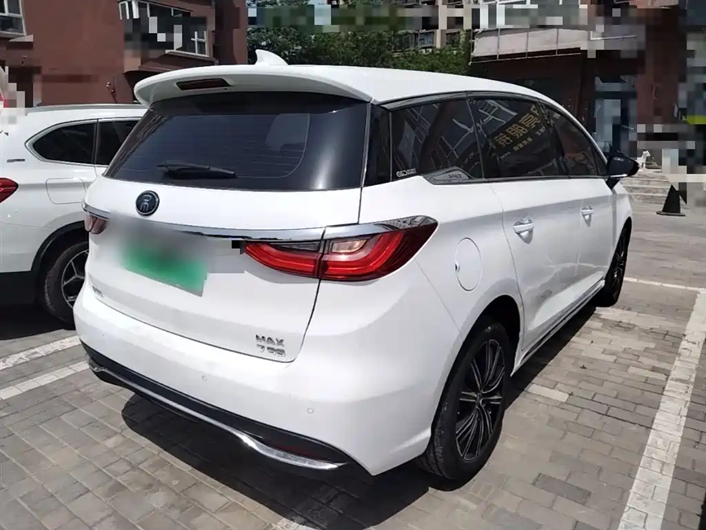 BYD Song MAX New Energy 2019 DM 1.5T Smart Connect Advance 7-seater China VI фото 7