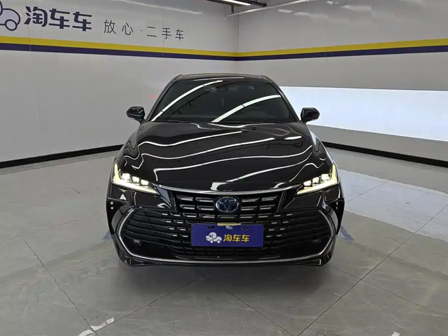 Toyota Avalon 2023 Hybrid 2.5L Luxury Edition фото 2