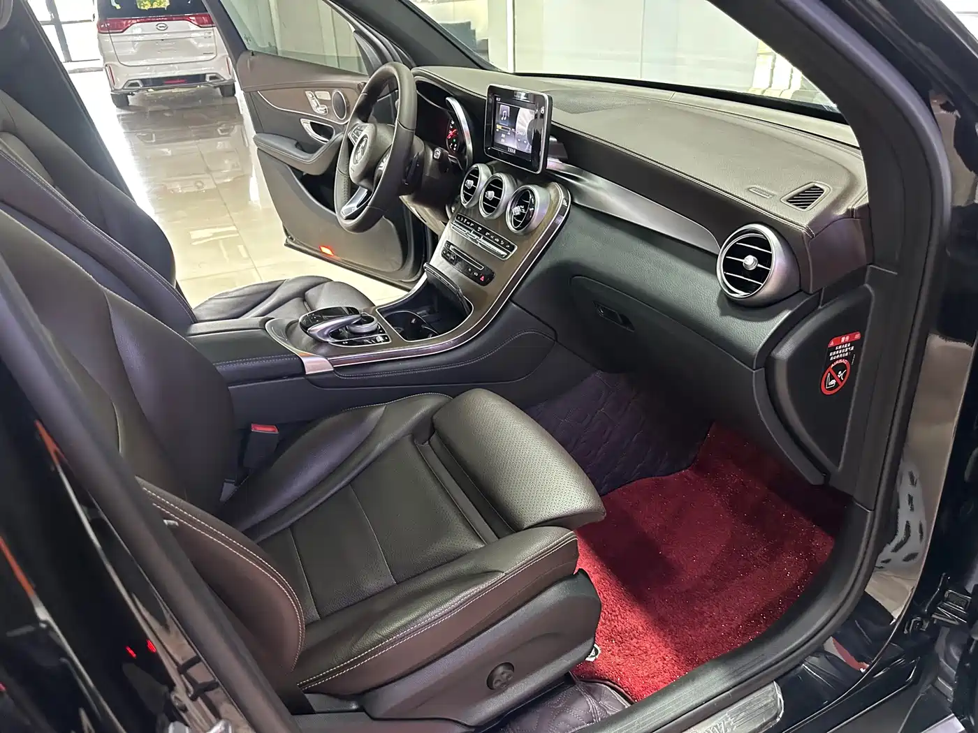Mercedes-Benz GLC 2018 Facelift GLC 300 4MATIC Dynamic фото 6