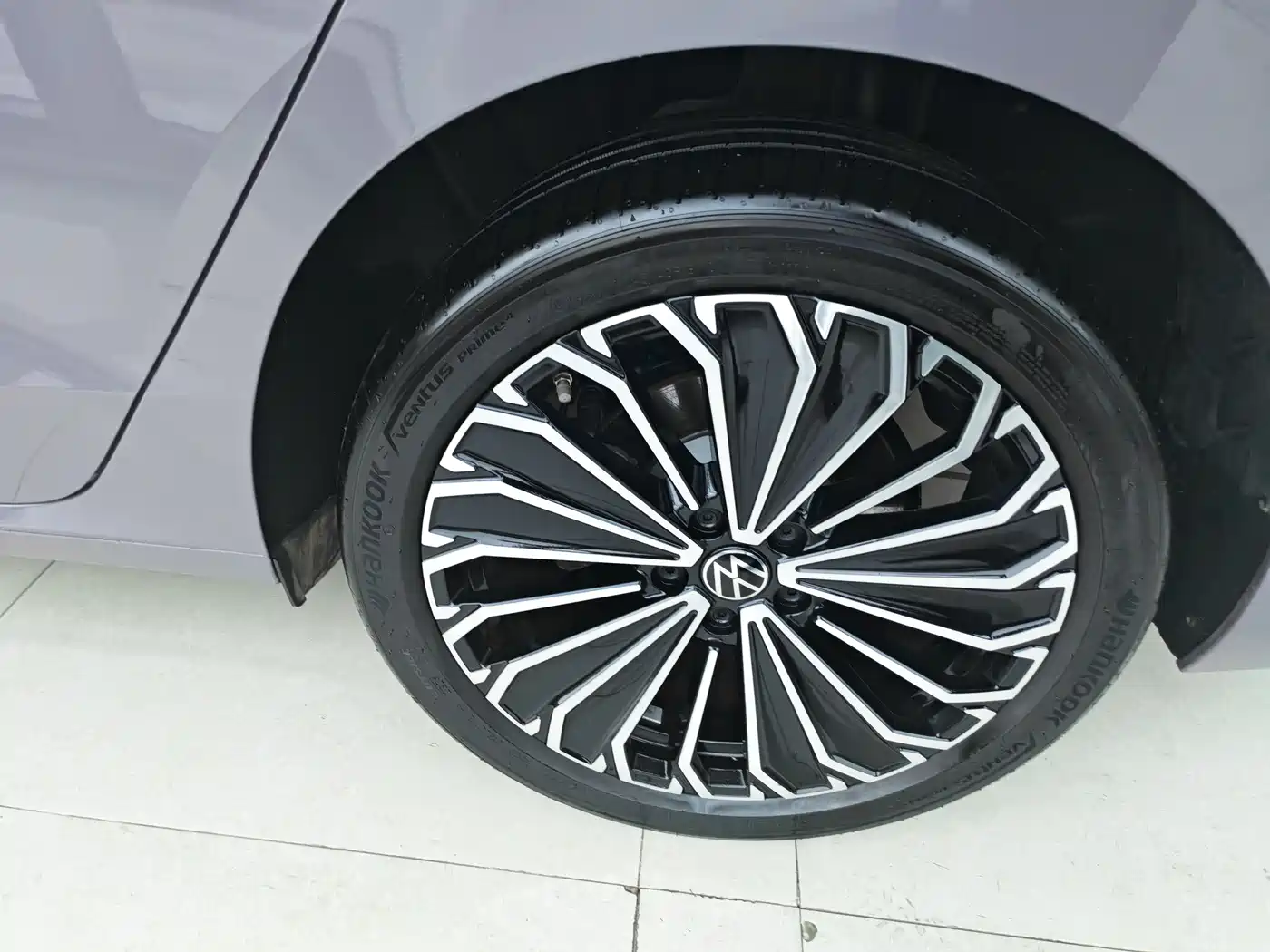 Volkswagen Passat 2025 Model Pro 380TSI Starlight Dragon Premium Edition фото 12
