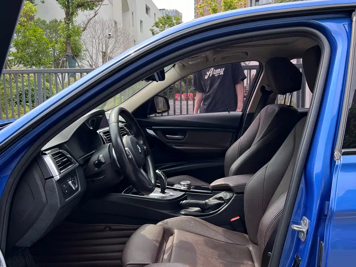 BMW 3 Series 2019 320Li M Sport Package фото 5