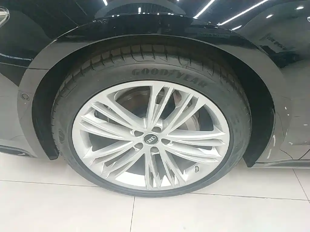 Audi A7L 2026 2025 Model Year 45 TFSI quattro Premium