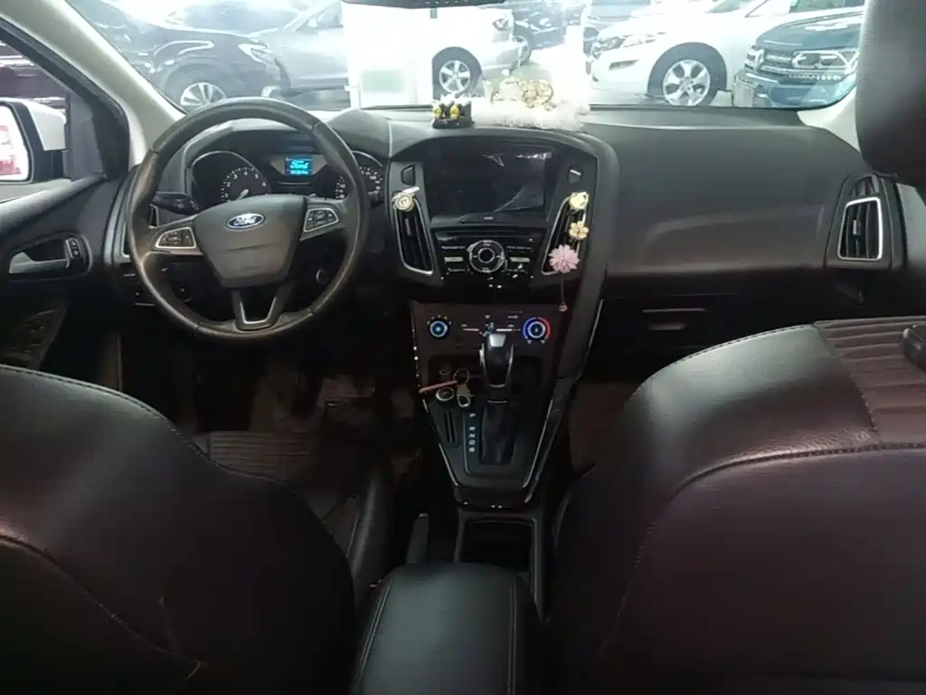 Ford Focus 2019 2018 Hatchback Classic 1.6L Automatic Trend Smart Edition