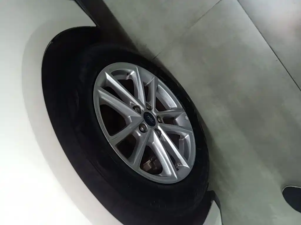 Ford Focus 2019 2018 Hatchback Classic 1.6L Automatic Trend Smart Edition