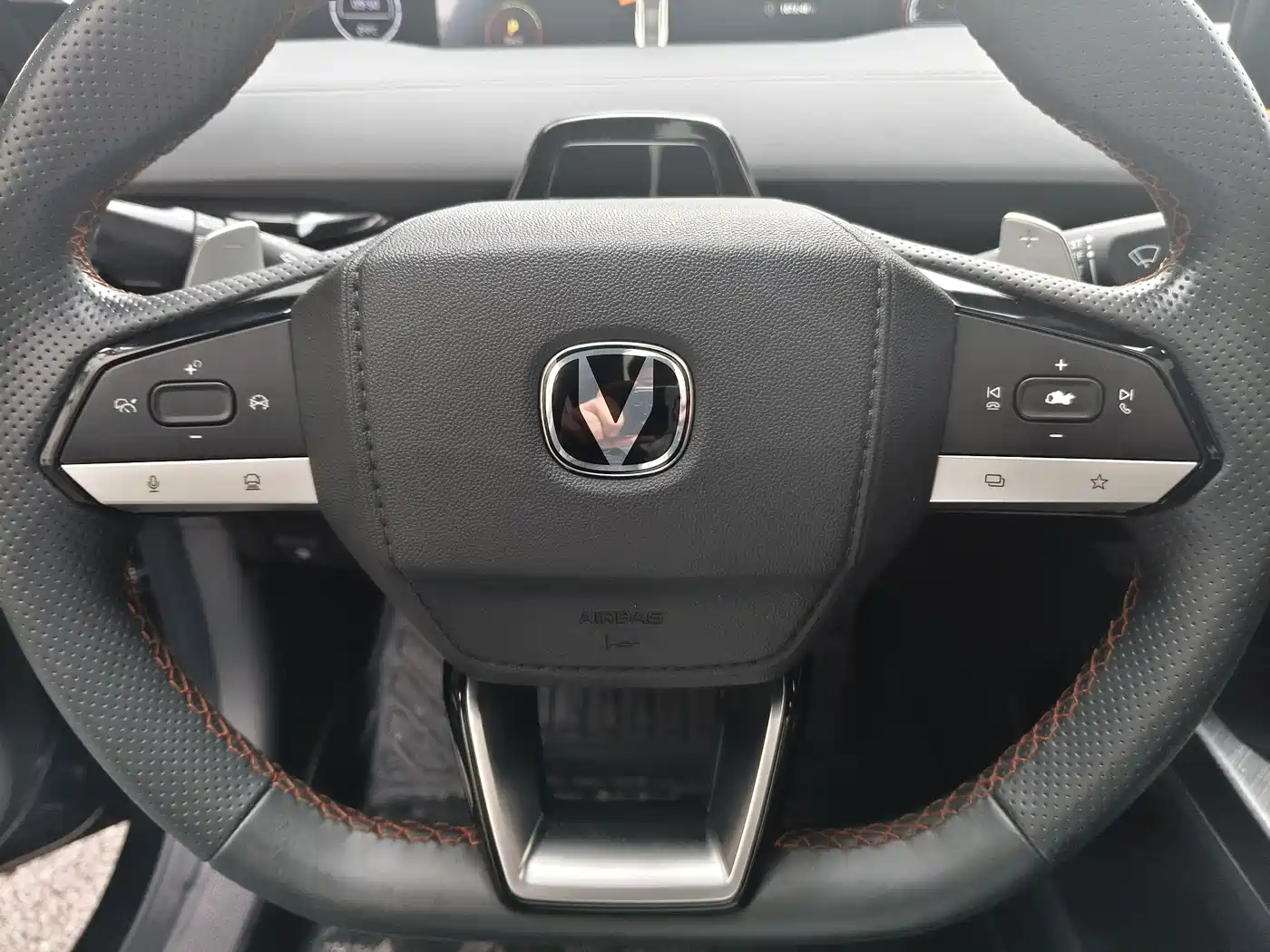 CHANGAN UNI-V