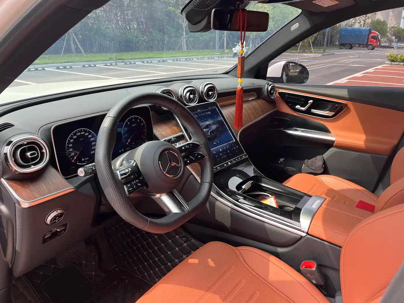 Mercedes-Benz GLC 2023 GLC 300 L 4MATIC Dynamic 7-Seater фото 4