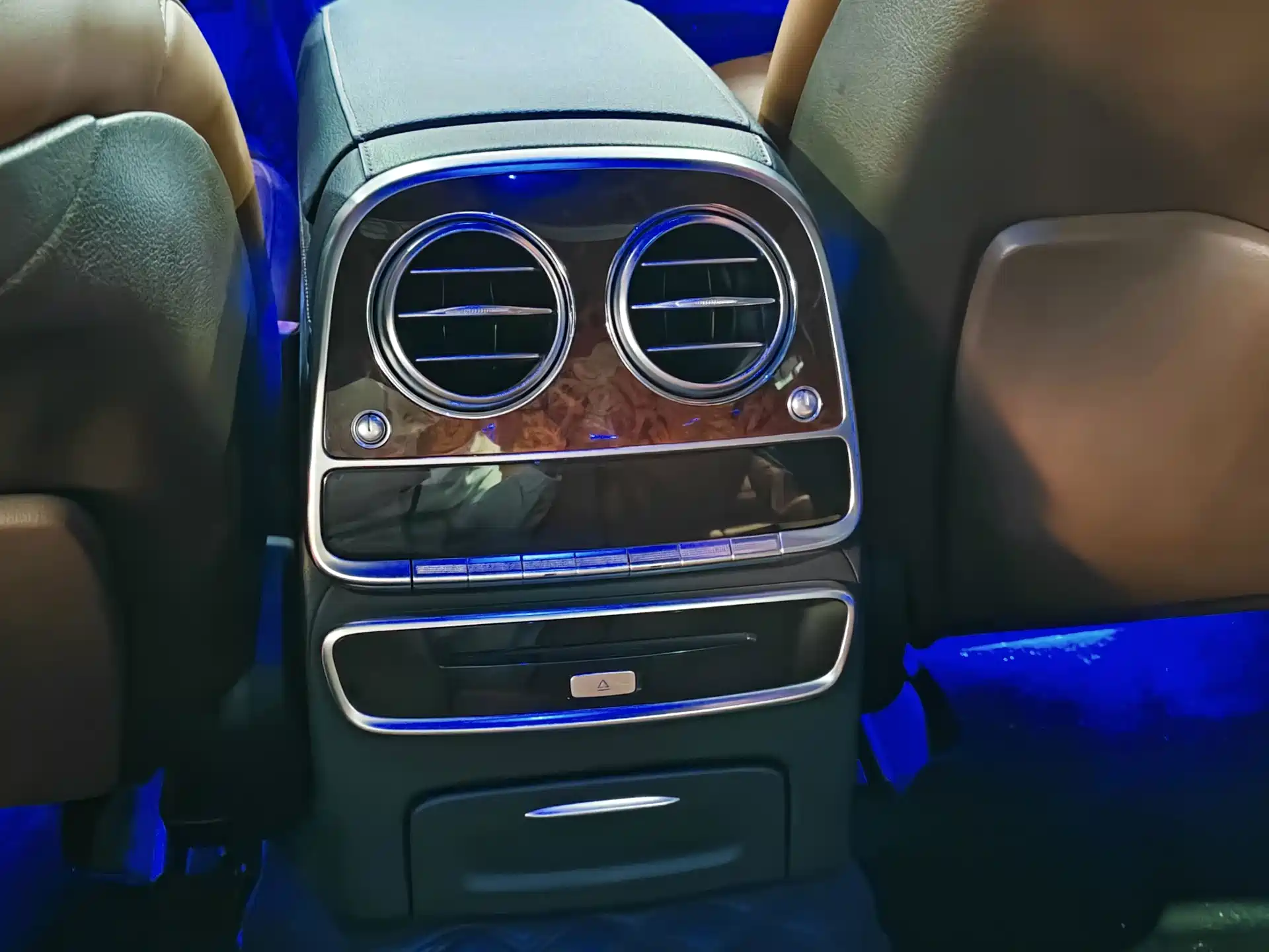 Фото 8 - Mercedes-Benz S-Class