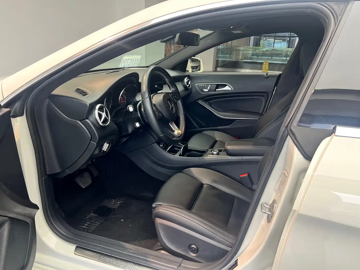 Mercedes-Benz CLA (Import) 2017 Facelift CLA 200 Style фото 6