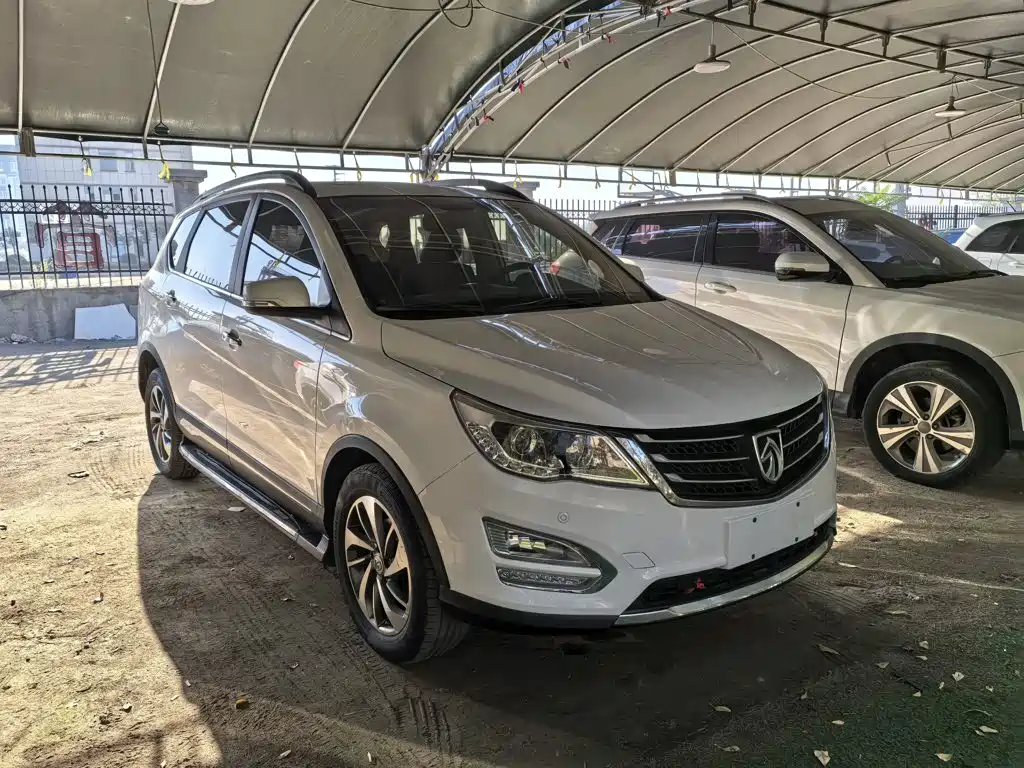 Baojun 560 2017 2016 1.8L iAMT Luxury