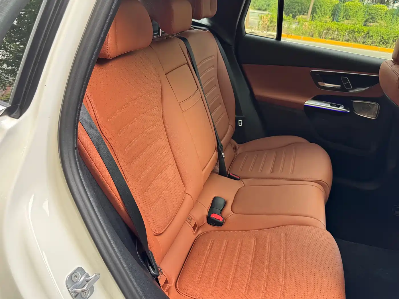 Mercedes-Benz GLC 2023 GLC 300 L 4MATIC Sport 5-Seater фото 24