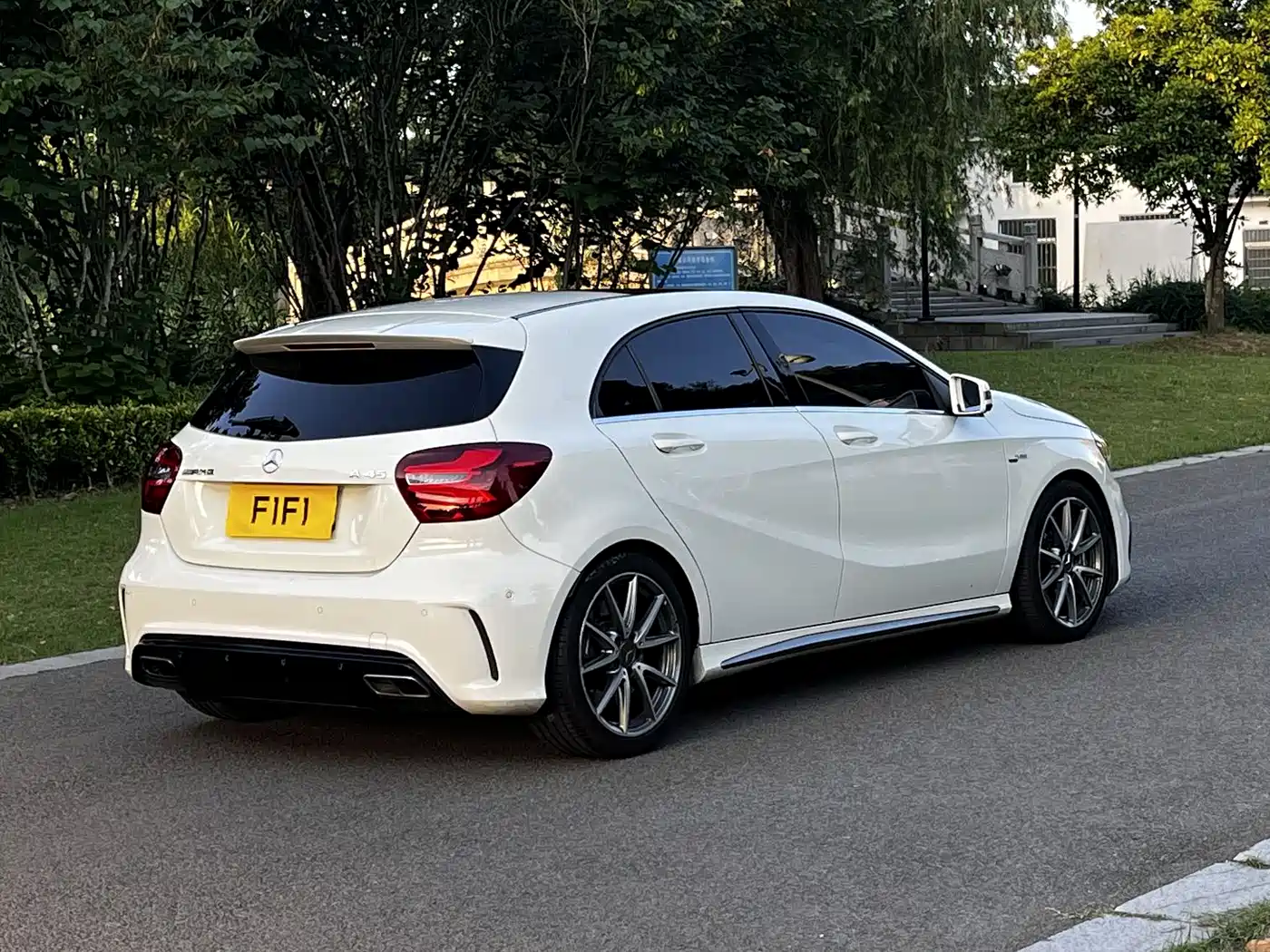 Mercedes-Benz A-Class AMG (Import) 2016 AMG A 45 4MATIC фото 5