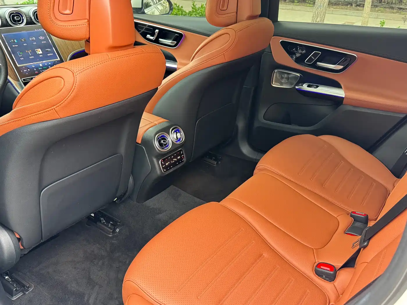 Mercedes-Benz GLC 2023 GLC 300 L 4MATIC Sport 5-Seater фото 20