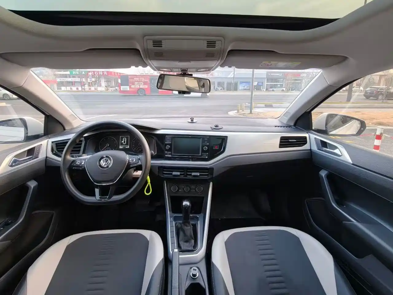 Photo 3 - Volkswagen Polo