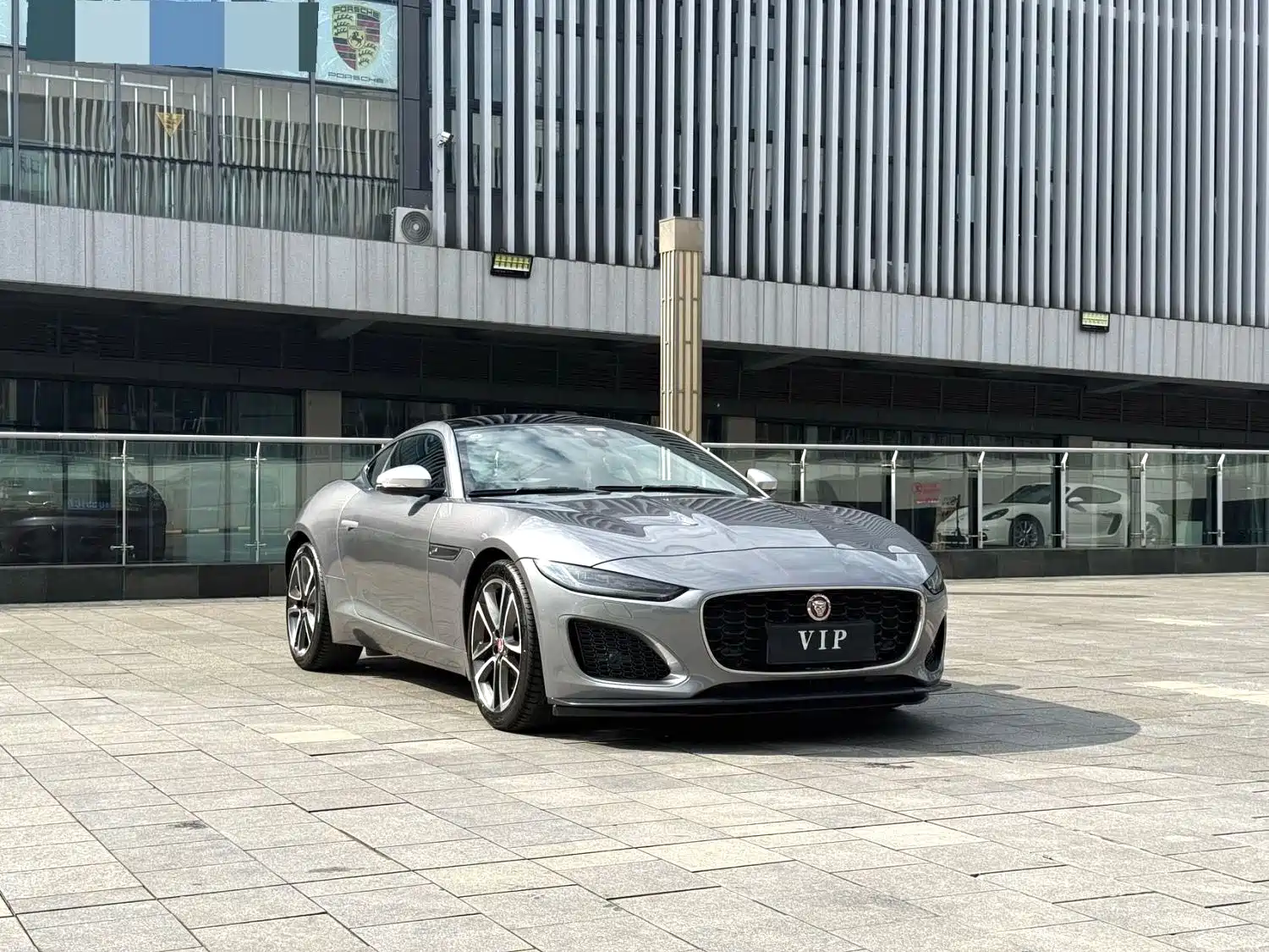 Фото 3 - Jaguar F-TYPE
