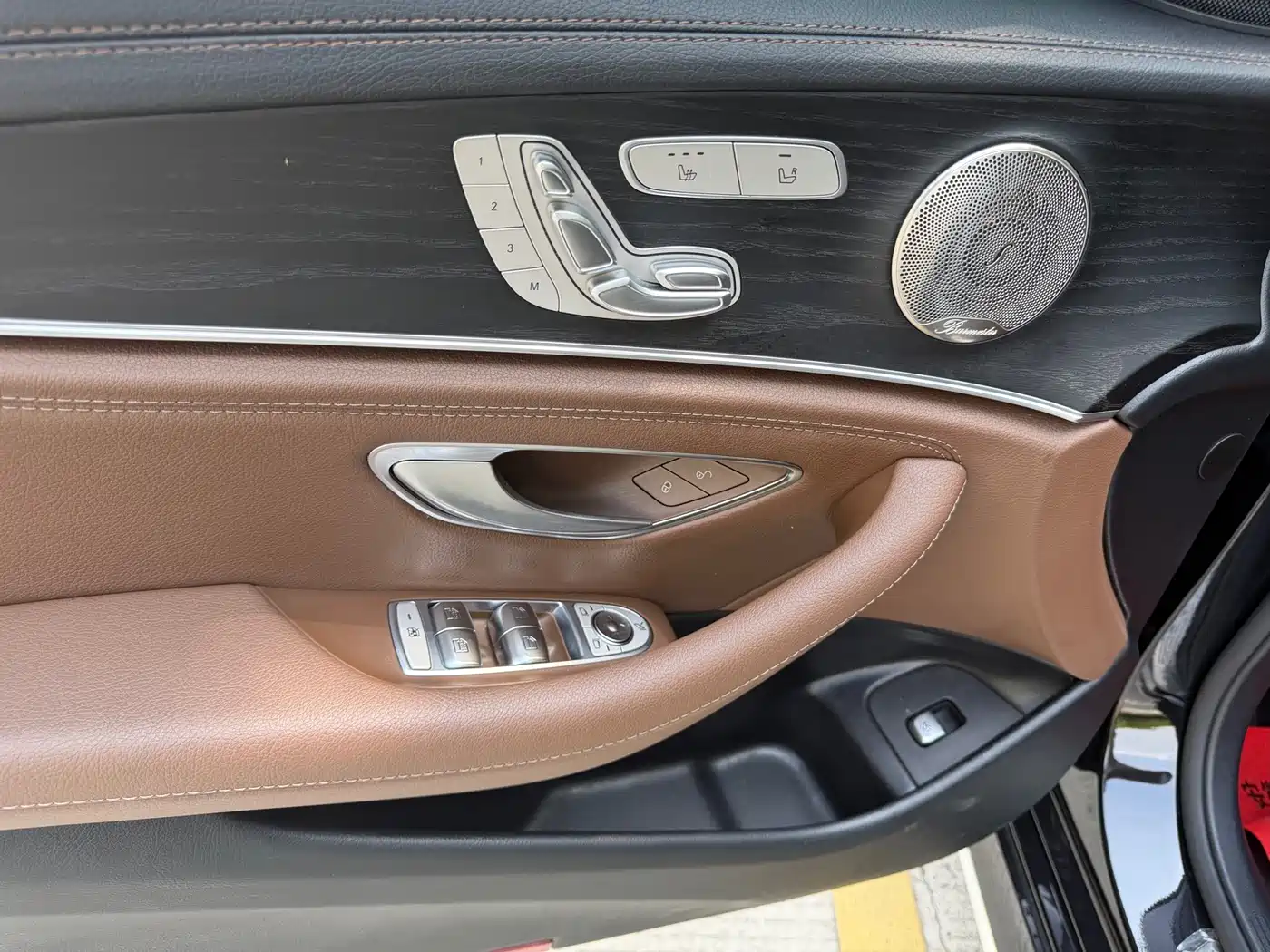 Mercedes-Benz E-Class 2023 E 300 L Sport Luxury фото 6