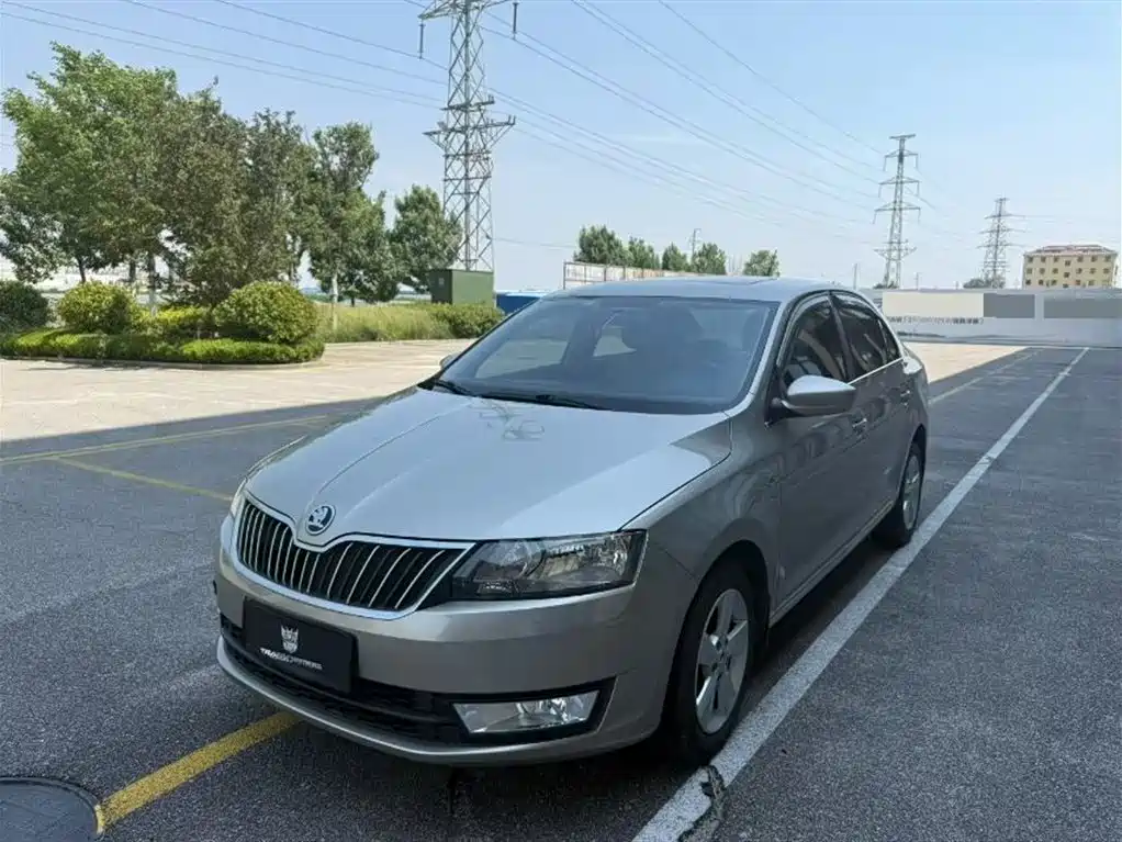 Škoda Rapid 2015 1.6L Automatic Joy Selection
