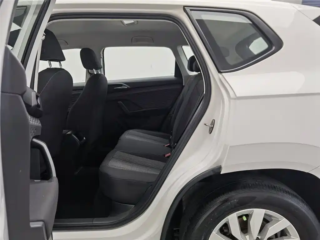 Volkswagen Tharu 2021 Model 280TSI 2WD Trend Edition фото 15