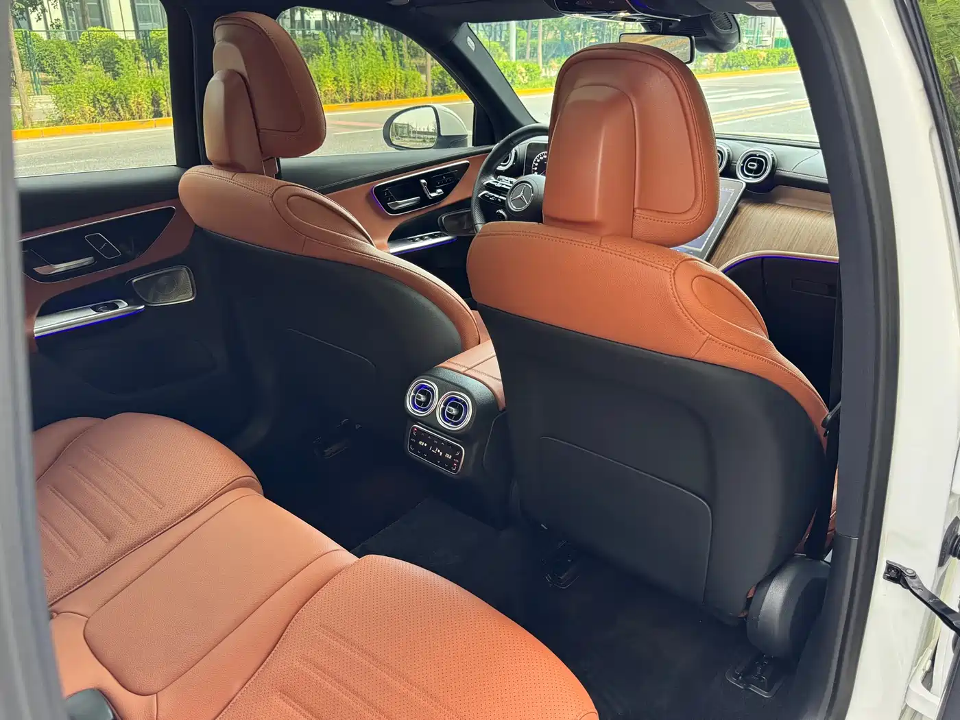 Mercedes-Benz GLC 2023 GLC 300 L 4MATIC Sport 5-Seater фото 23