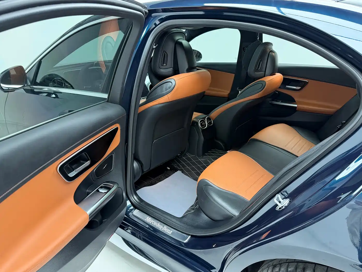 Mercedes-Benz C-Class 2023 Facelift II C 260 L Sport Edition фото 12