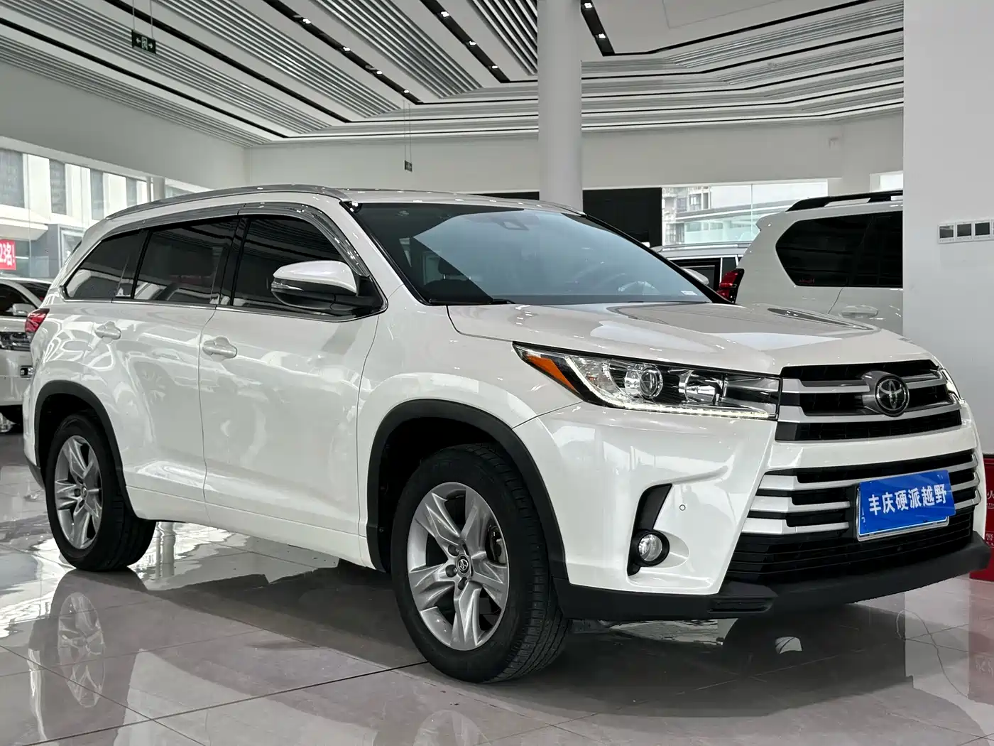 Toyota Highlander 2018 2.0T 4WD Luxury 7-seater (China V)