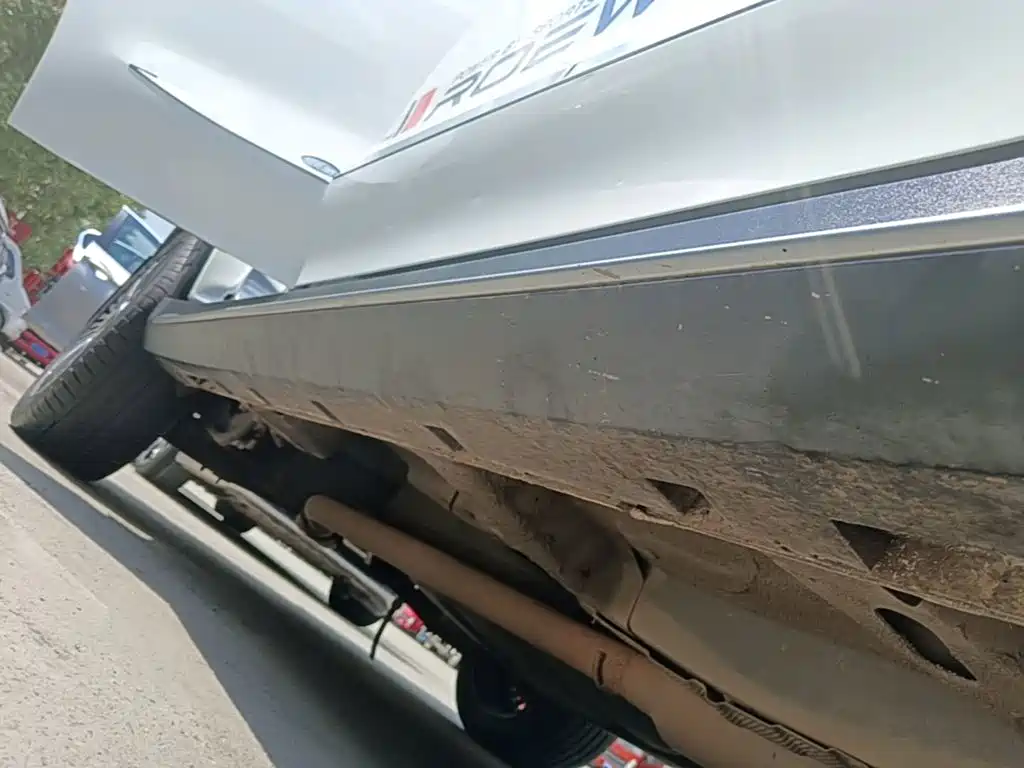 Фото 21 - Roewe RX5