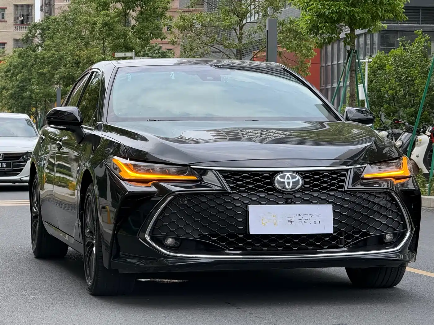 Toyota Avalon 2022 2.5L Touring Premium Edition фото 2