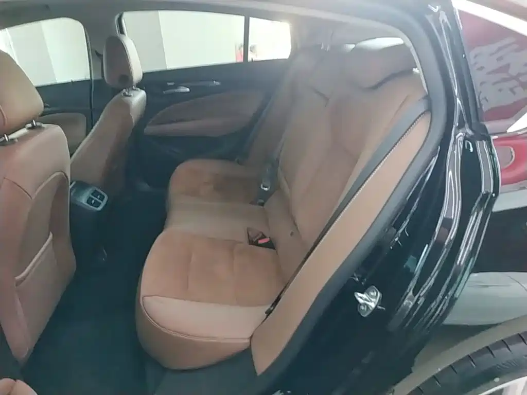 Photo 17 - Buick Regal