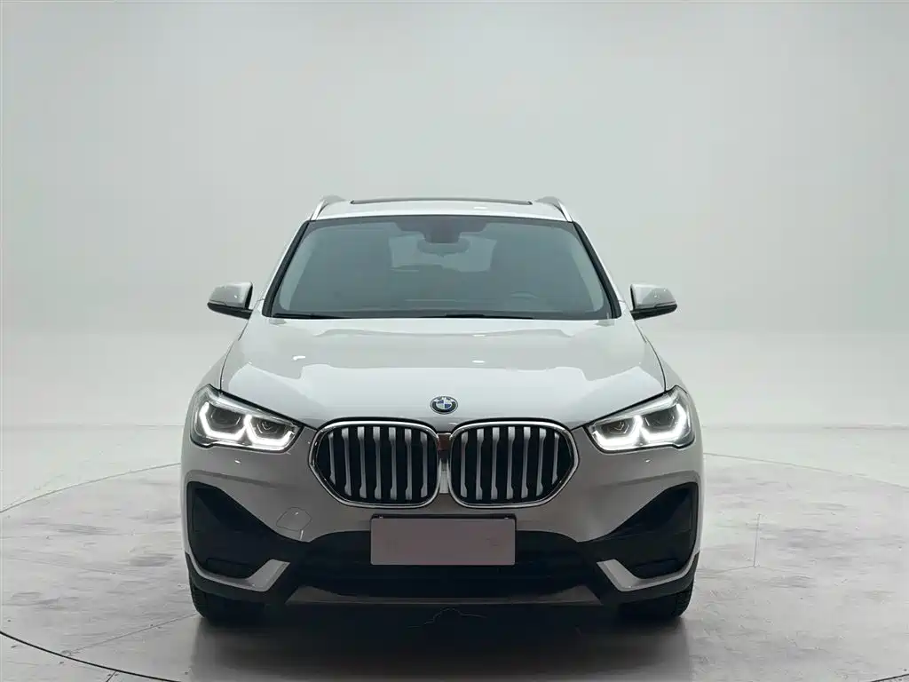 BMW X1 2021 Facelift sDrive20Li Fashion фото 2
