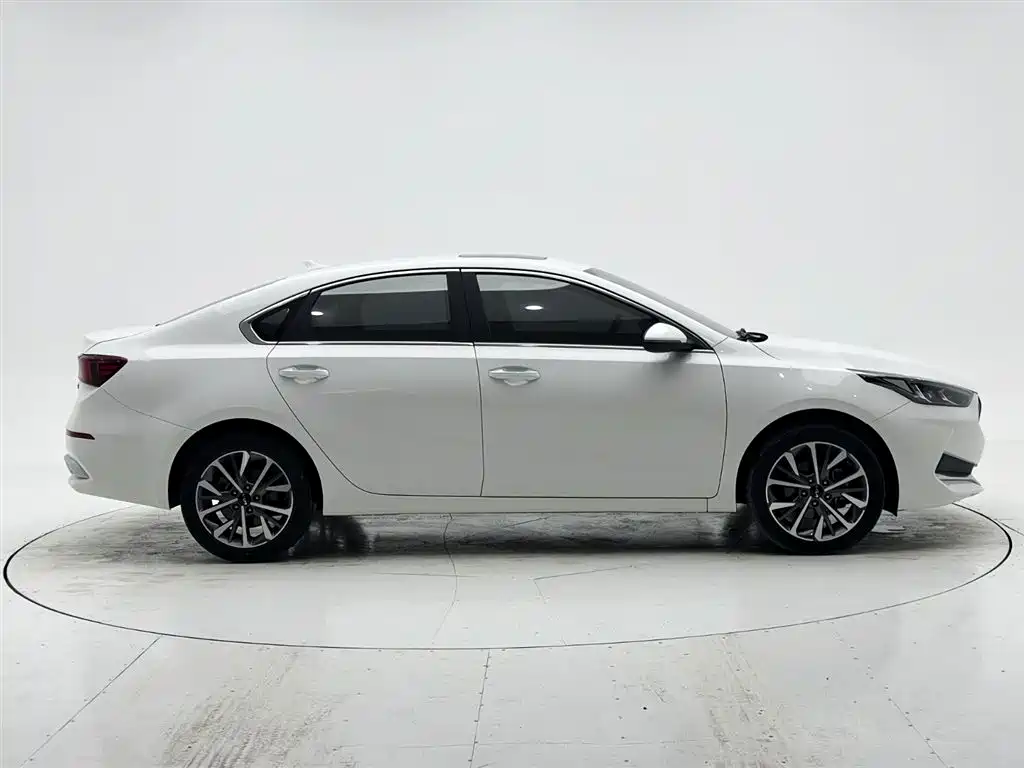 Kia K3 2021 Facelift 1.5L CVT Fashion Edition фото 9
