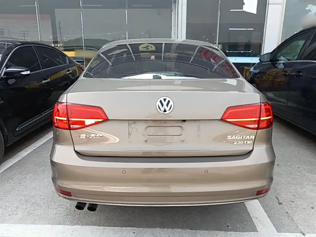Volkswagen Sagitar 2017 230TSI Automatic Comfort фото 6