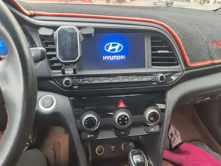 Hyundai Elantra 2020 1.4T DCT Dynamic·Vitality фото 13