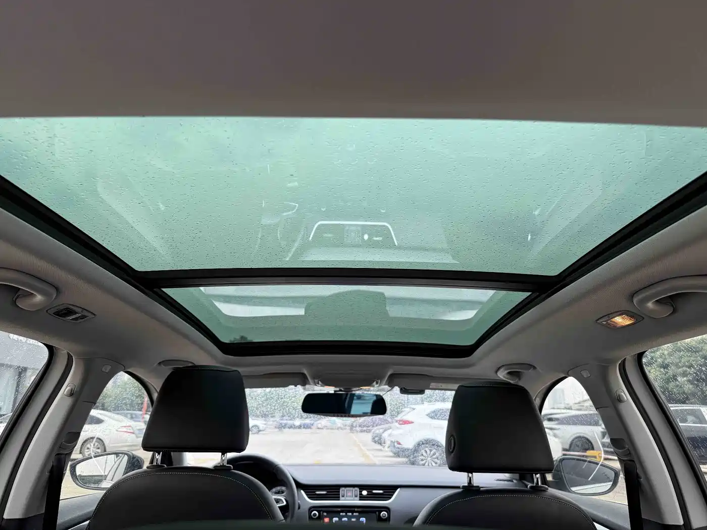 Škoda Octavia 2019 Wagon TSI230 DSG Luxury Edition China V фото 11