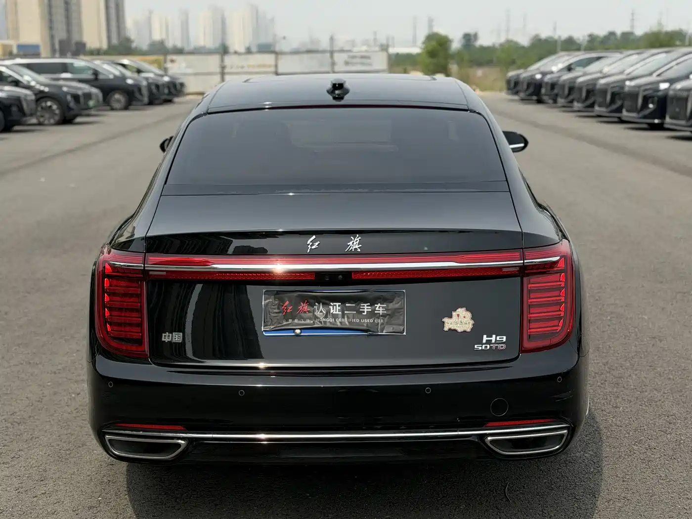 Hongqi H9 2022 2.0T Smart Connect Flag Smooth Edition фото 10