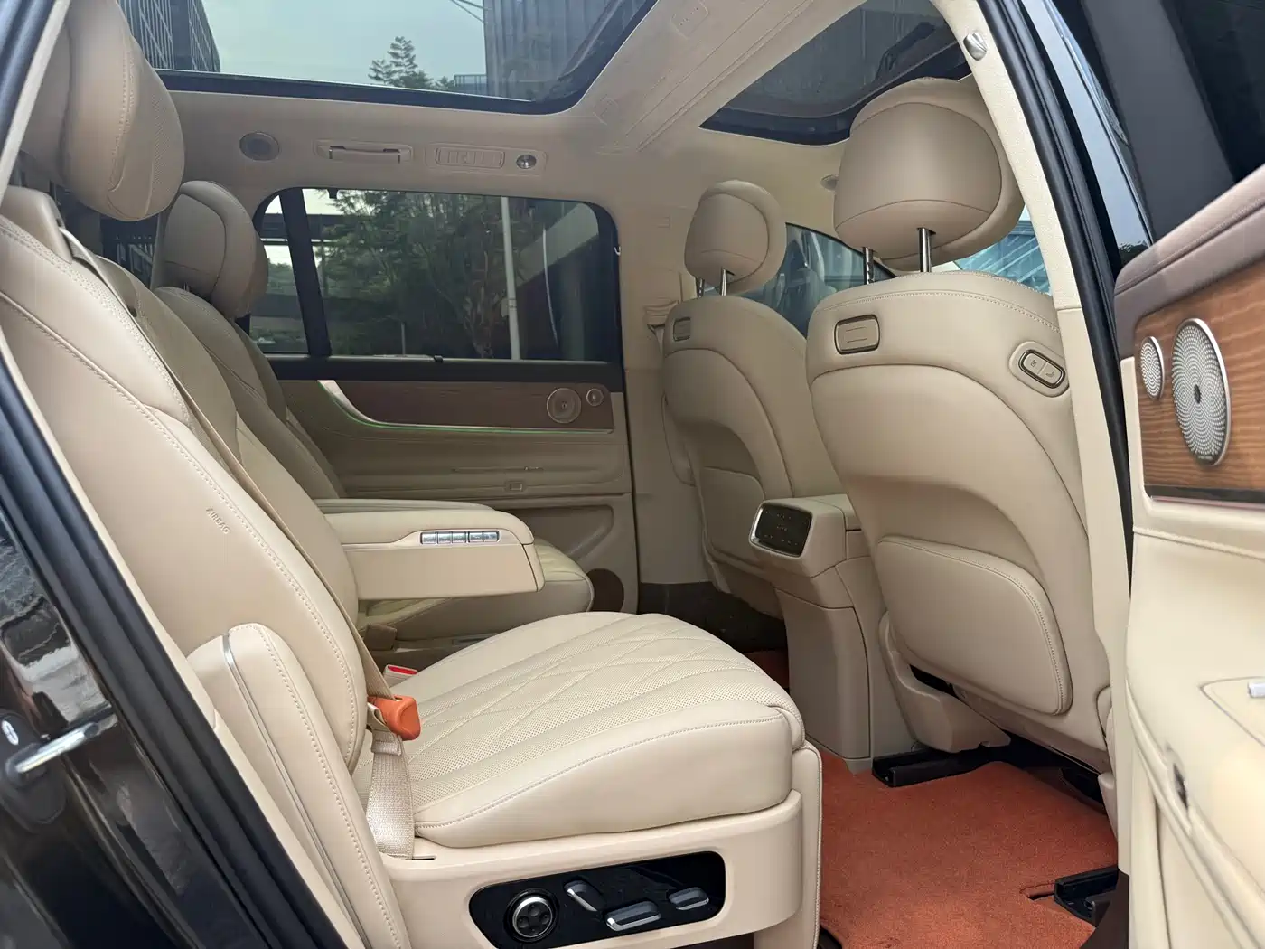 AITO Wenjie AITO M9 2024 Extended Range Ultra 42kWh 6-Seater фото 16