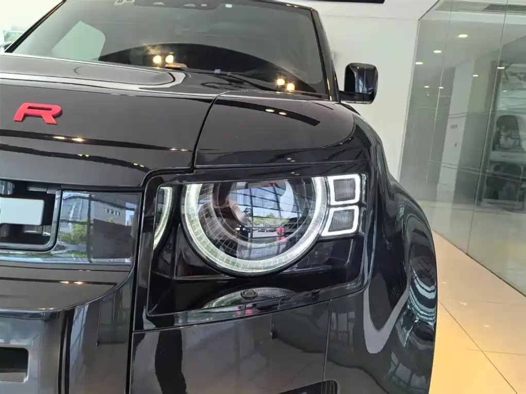 Land Rover Defender 2023 Facelift 110 5.0T V8 фото 14