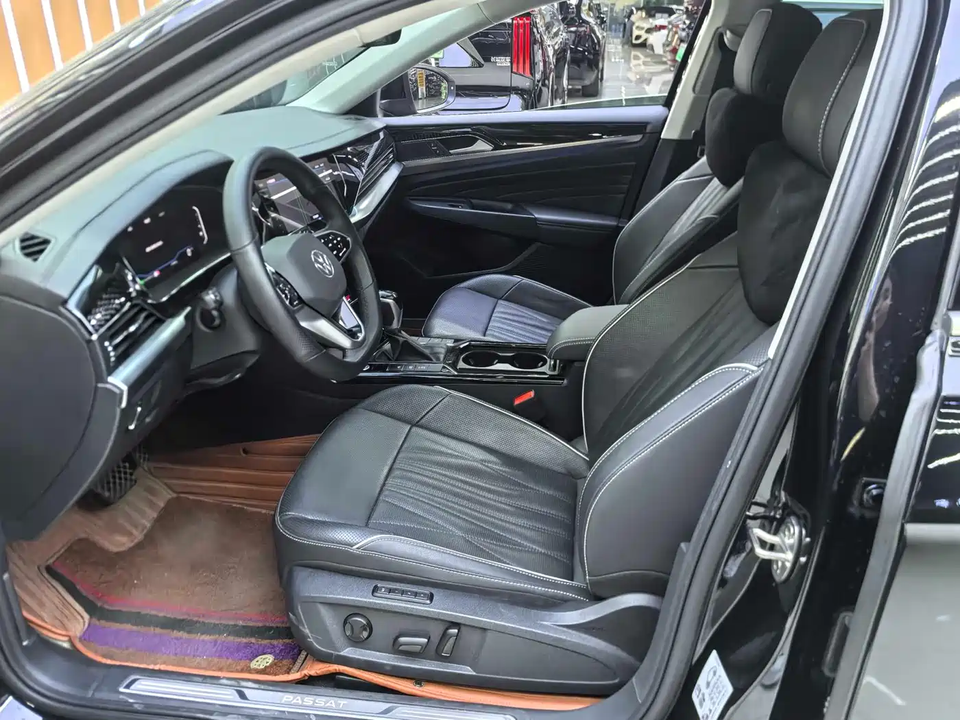 Volkswagen Passat 2023 Facelift 330TSI Luxury Edition фото 4