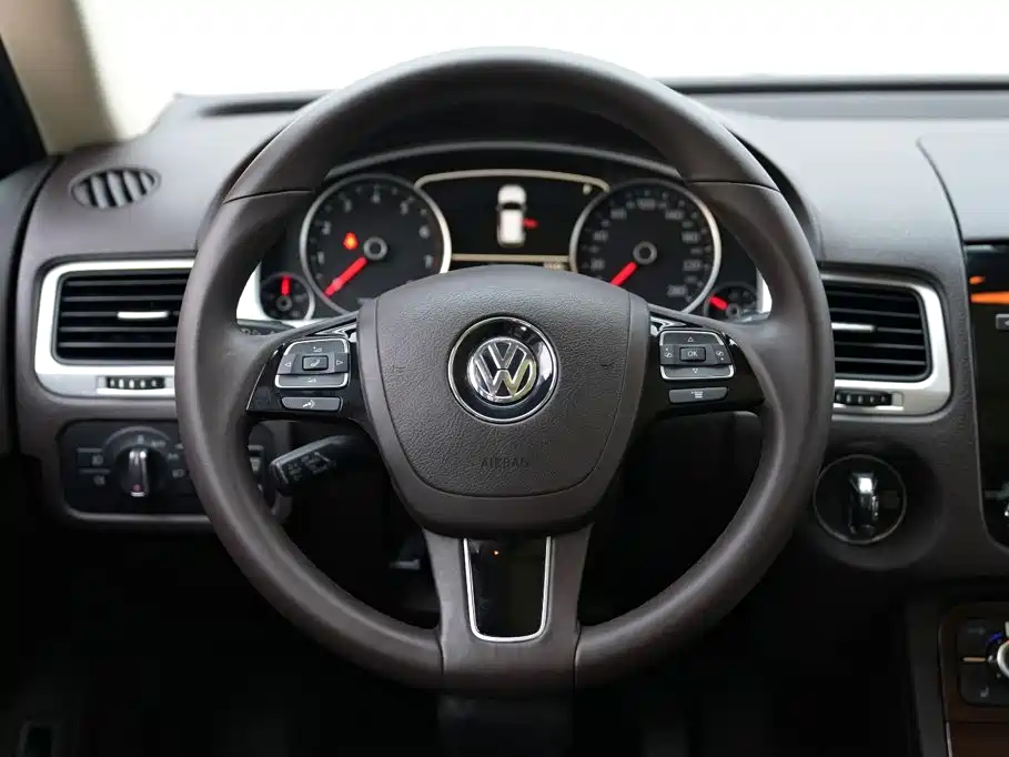 Фото 10 - Volkswagen Touareg