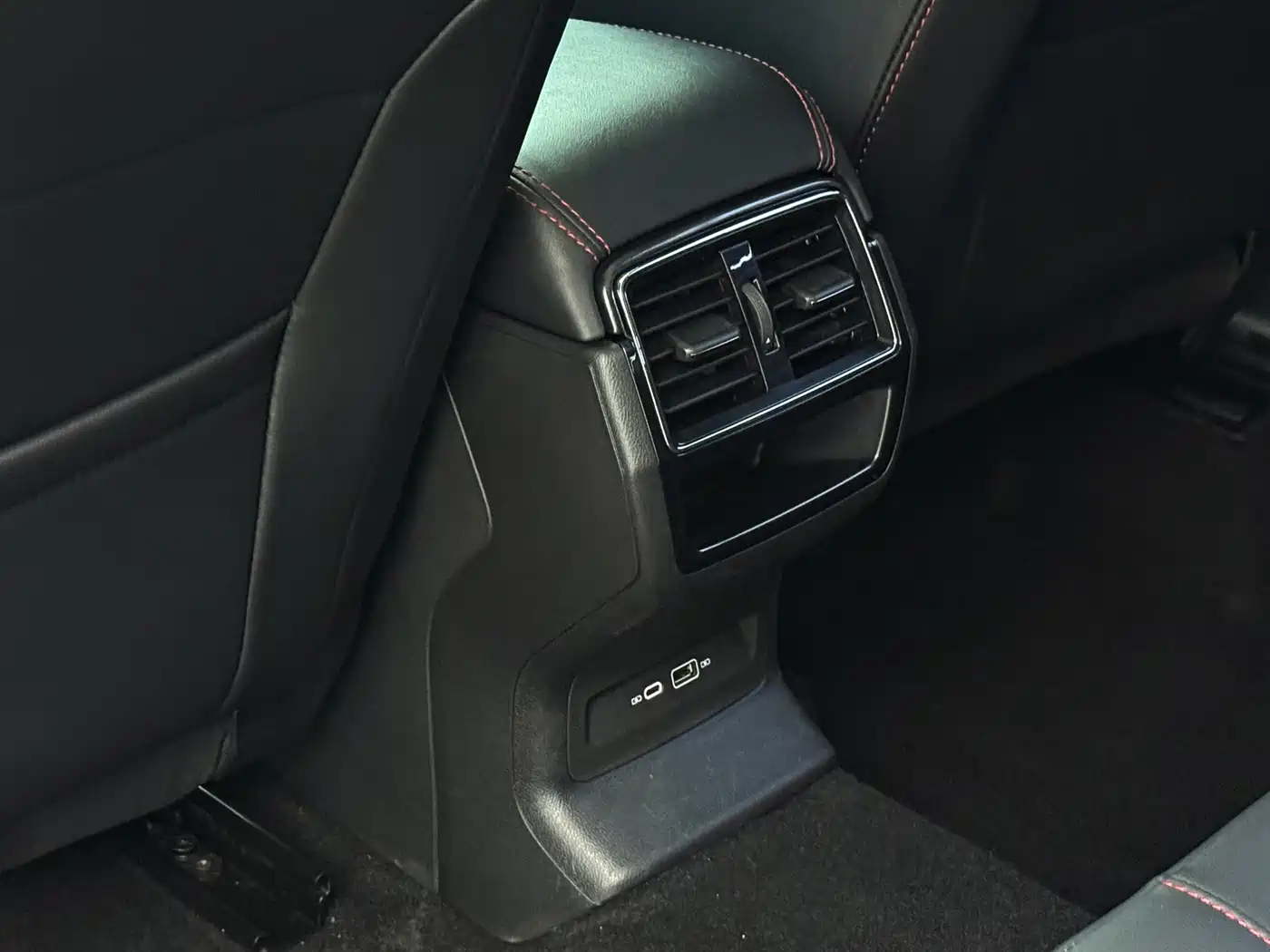 Škoda Karoq 2023 TSI280 Premium Edition фото 16