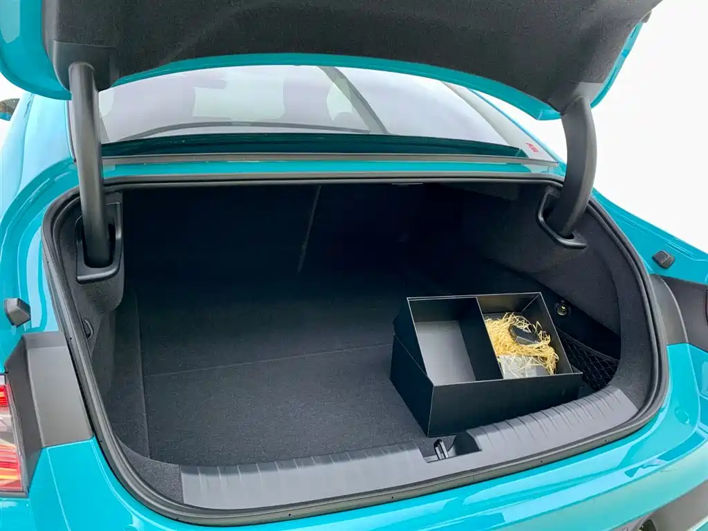Xiaomi Auto Xiaomi SU7 2024 RWD Ultra Long Range Advanced Smart Driving Pro Edition фото 9