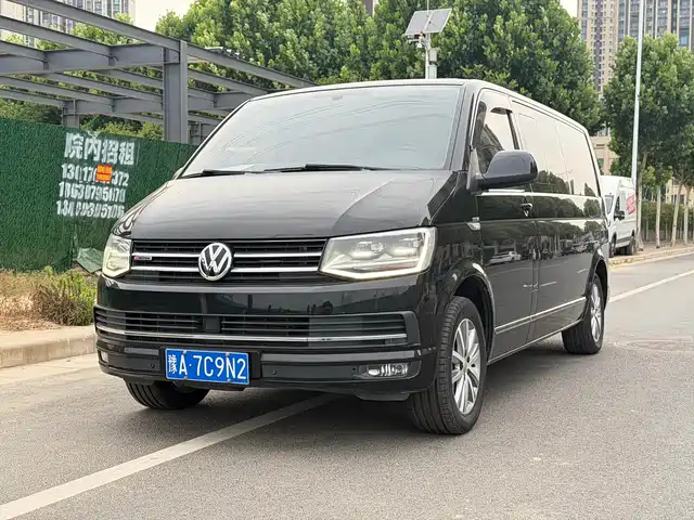  Volkswagen Caravelle 2017 2.0TSI 4WD Comfort 7-Seater