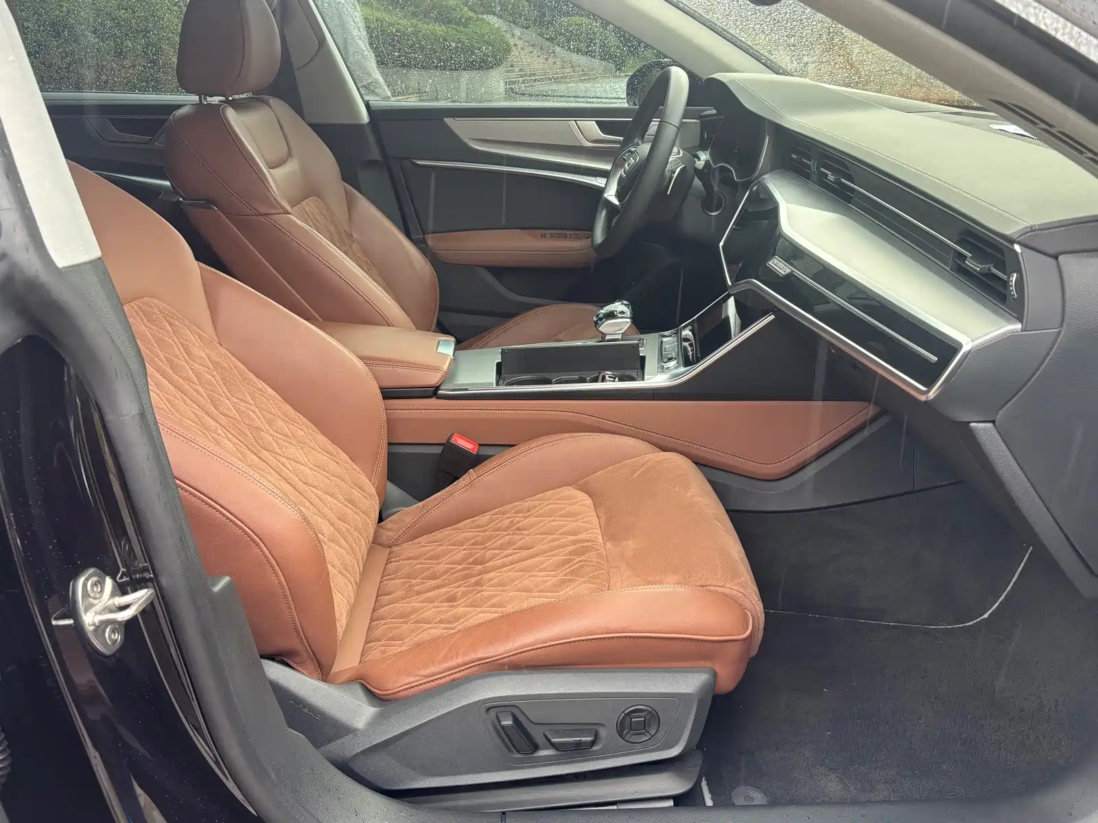 Photo 9 - Audi A7L