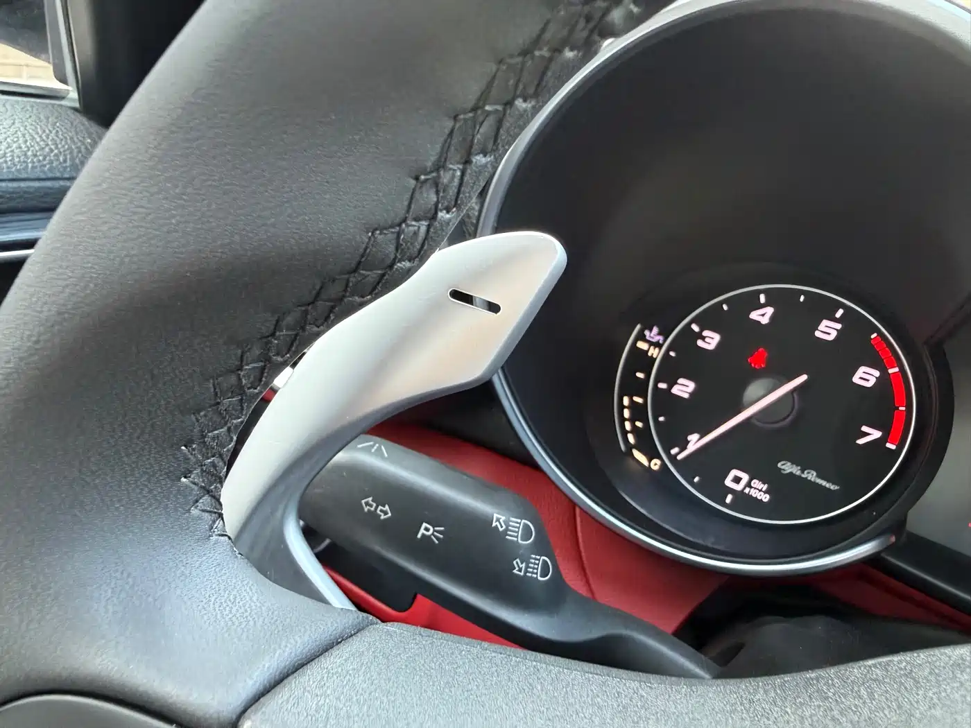 Alfa Romeo Giulia 2017 2.0T 200HP Elite Edition фото 22
