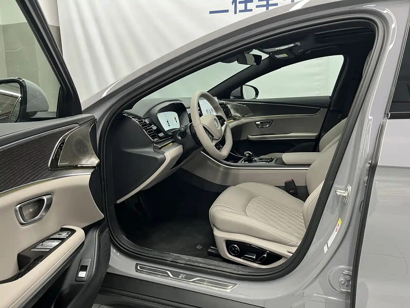BYD Han 2025 DM-i Smart Driving Edition 125KM LiDAR Flagship фото 6