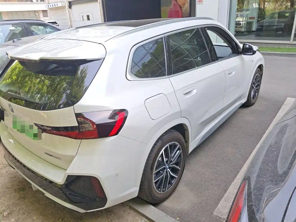 BMW iX1 2023 eDrive25L M Sport Package фото 12