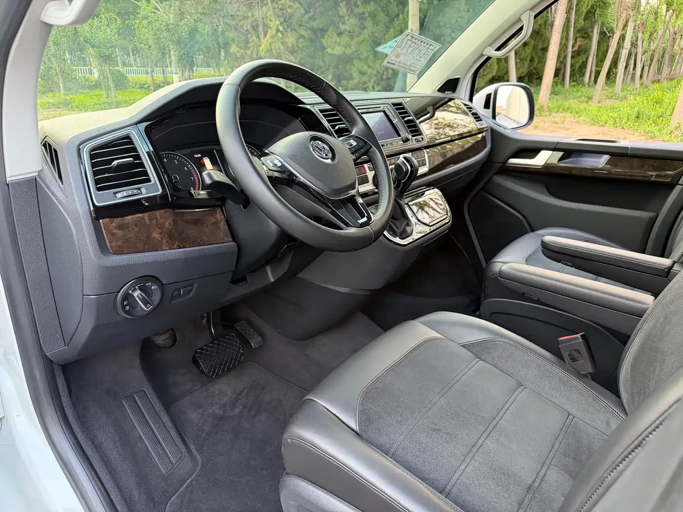 Volkswagen Multivan 2019 2.0TSI 4WD Premium 7-seater фото 12