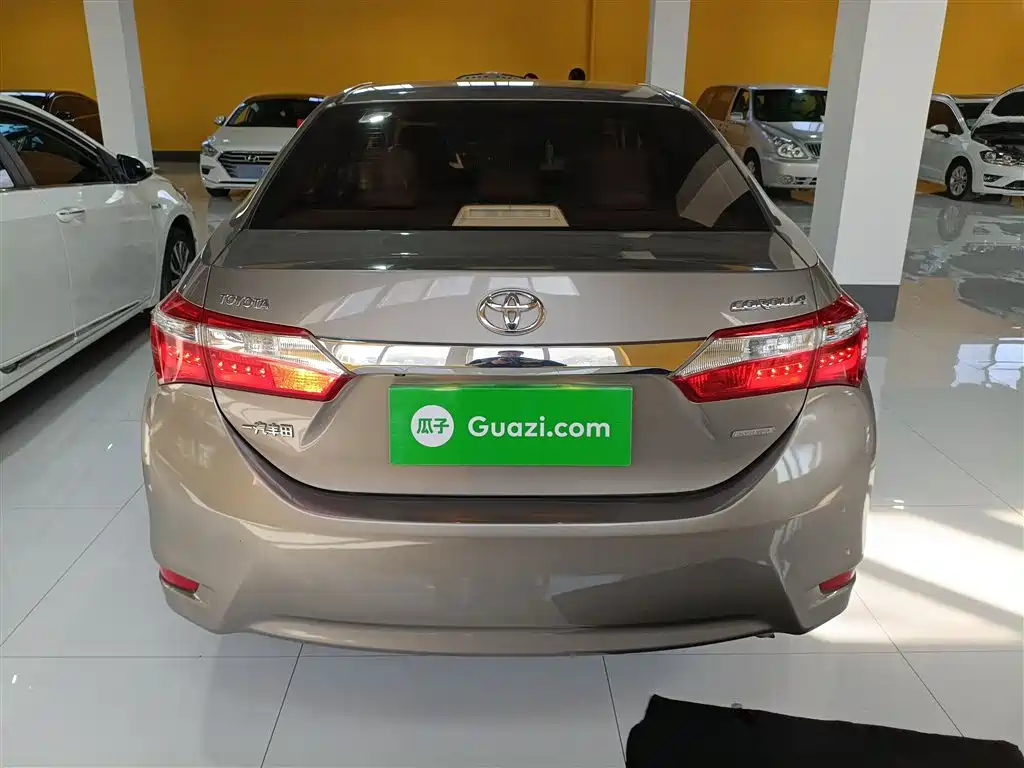 Toyota Corolla 2014 1.8L CVT Supreme Edition фото 4