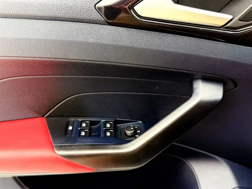 Volkswagen Tharu 2025 Model Rising Star 1.5L Advance Edition фото 8