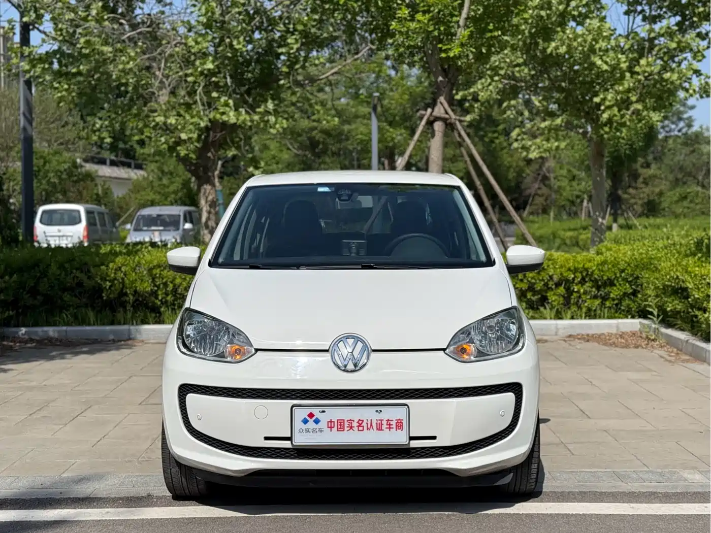 Volkswagen up! 2015 1.0L move up! фото 2