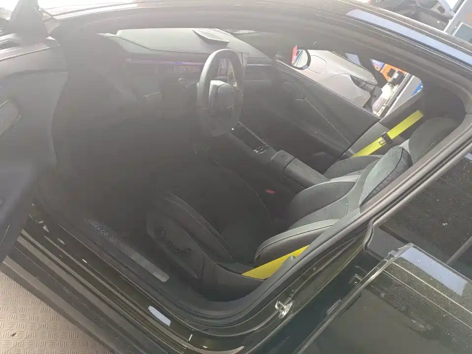 Lynk & Co 10 EM-P 2025 Facelift 240 AWD Ultra Sport Edition фото 3