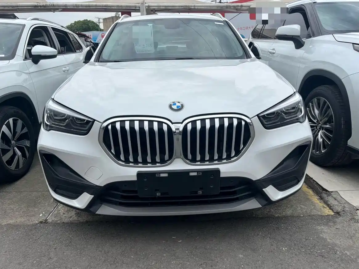 BMW X1 2021 sDrive25Li Leading фото 2